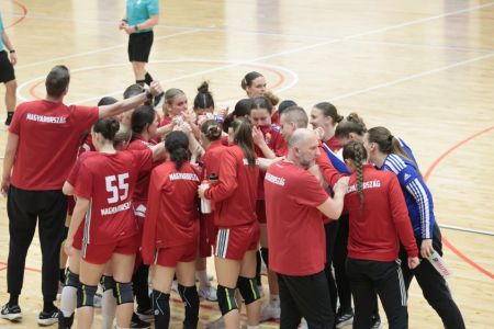 Megvan a továbbjutás a középdöntőbe a junior Európa-bajnokságon